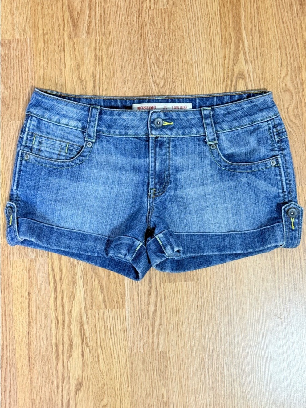 Y2K Embroidered star flap pocket low rise Jean shorts size 11 size 30 - Picture 3 of 17